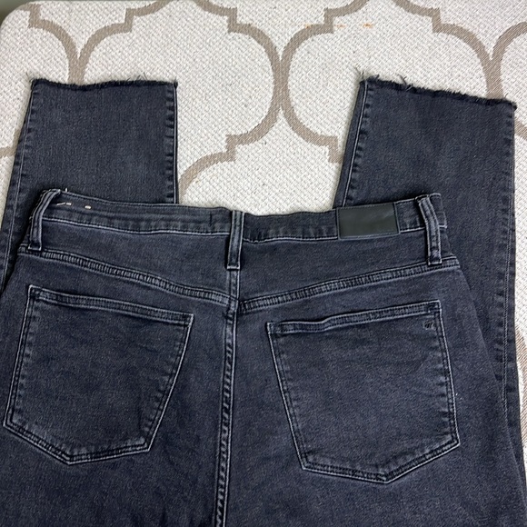 Madewell The High-Rise Slim Crop Boyjean raw hems washed black jeans - Picture 2 of 15
